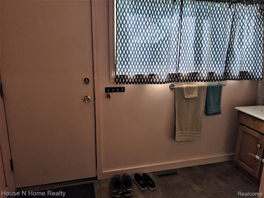 421 CAMPBELL Avenue, Ypsilanti, MI 48198 — Photo 12