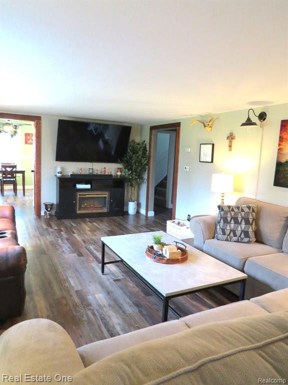 510 W MAPLE Street, Byron, MI 48418 — Photo 8