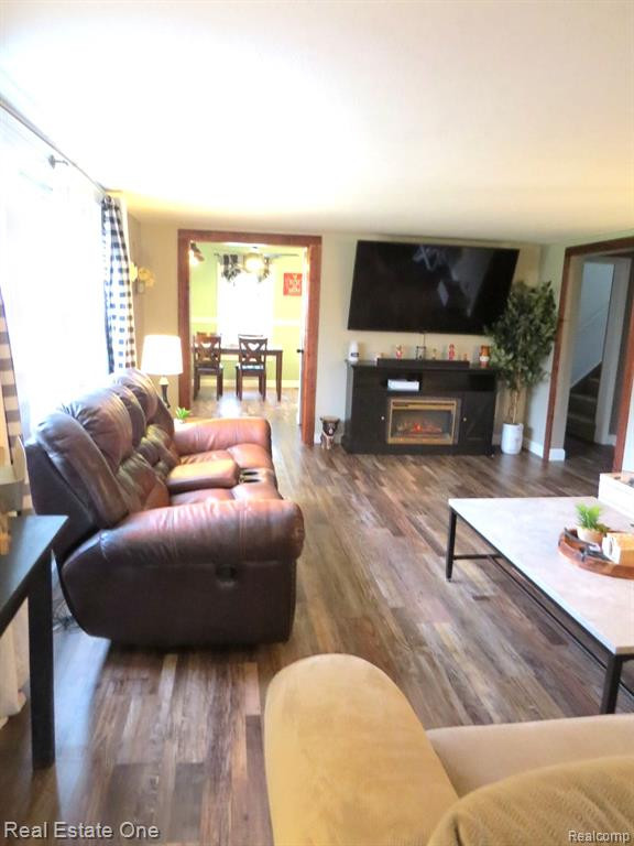 510 W MAPLE Street, Byron, MI 48418 — Photo 9