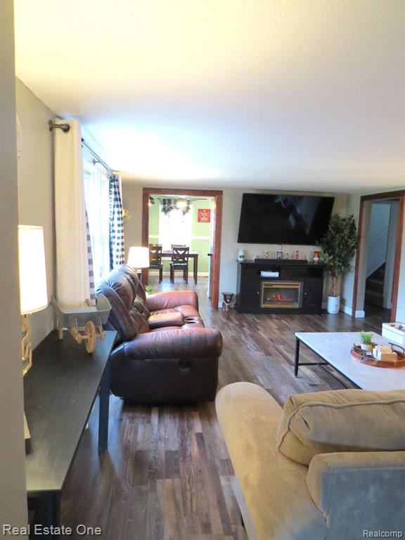 510 W MAPLE Street, Byron, MI 48418 — Photo 10