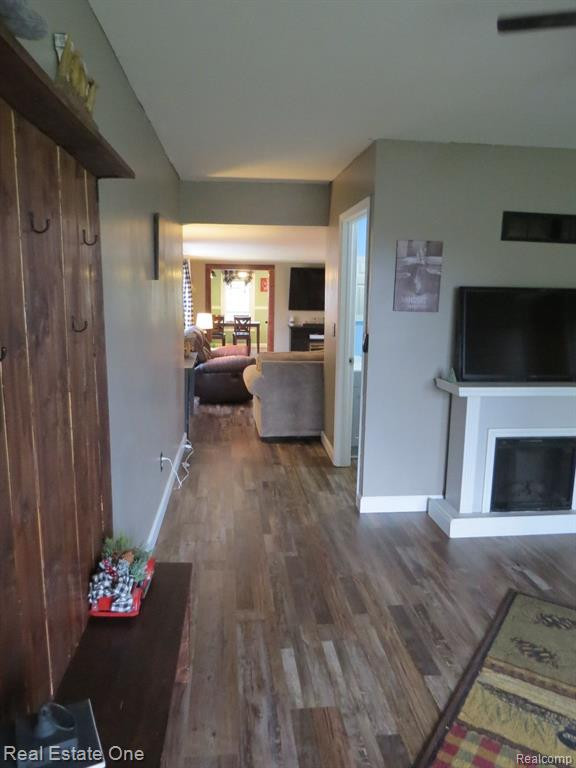 510 W MAPLE Street, Byron, MI 48418 — Photo 11