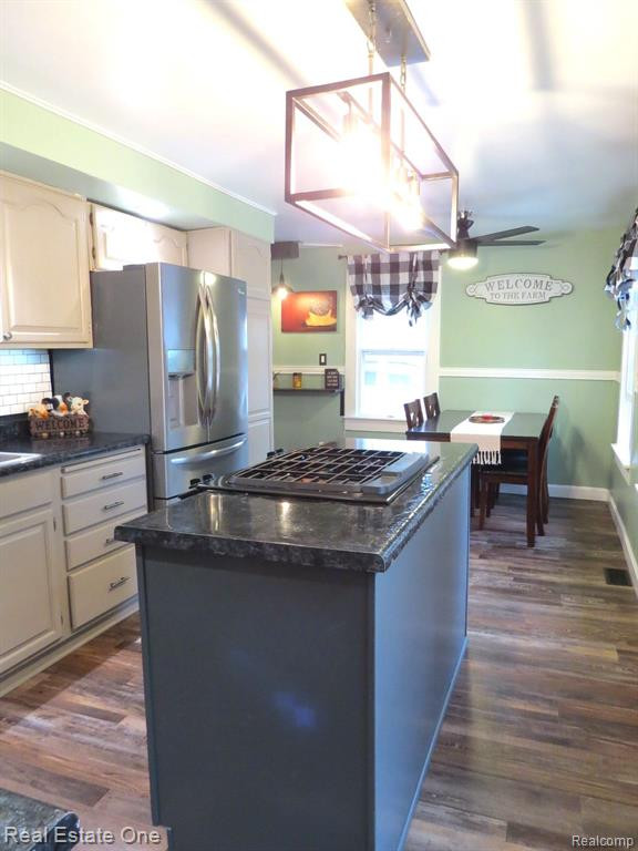 510 W MAPLE Street, Byron, MI 48418 — Photo 15