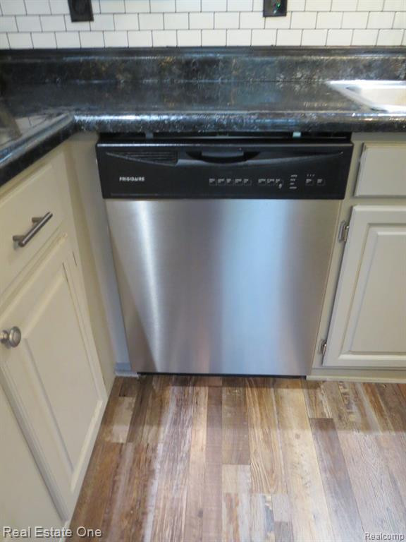 510 W MAPLE Street, Byron, MI 48418 — Photo 20