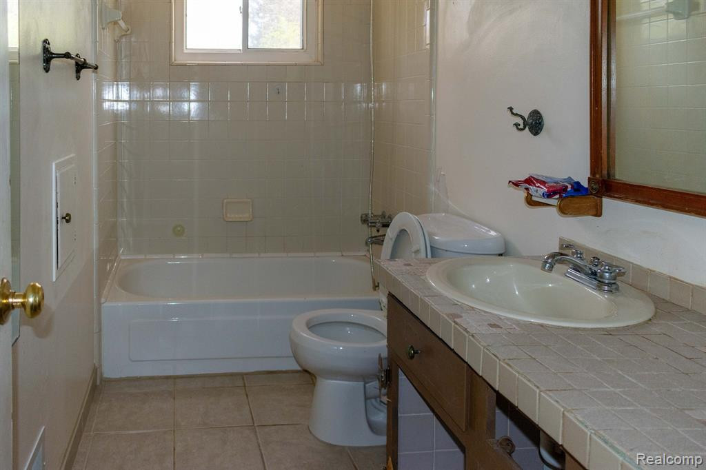 619 SKYDALE Drive, Ann Arbor, MI 48105 — Photo 4