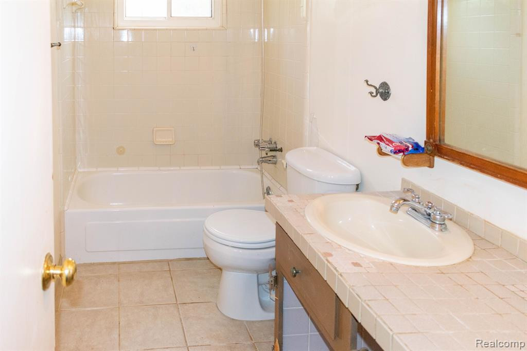 619 SKYDALE Drive, Ann Arbor, MI 48105 — Photo 5