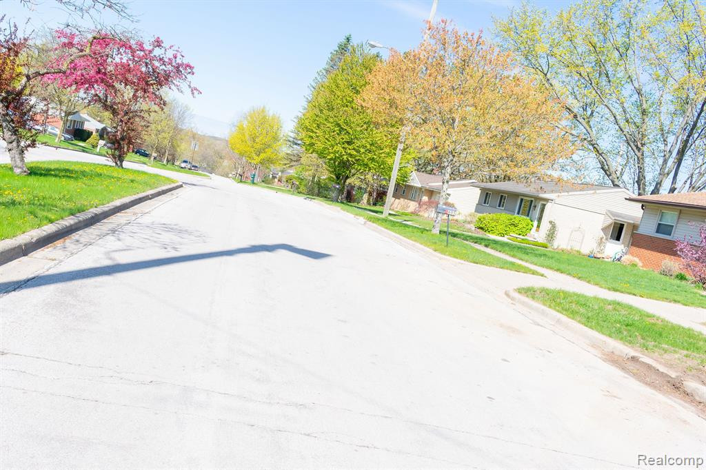 619 SKYDALE Drive, Ann Arbor, MI 48105 — Photo 20