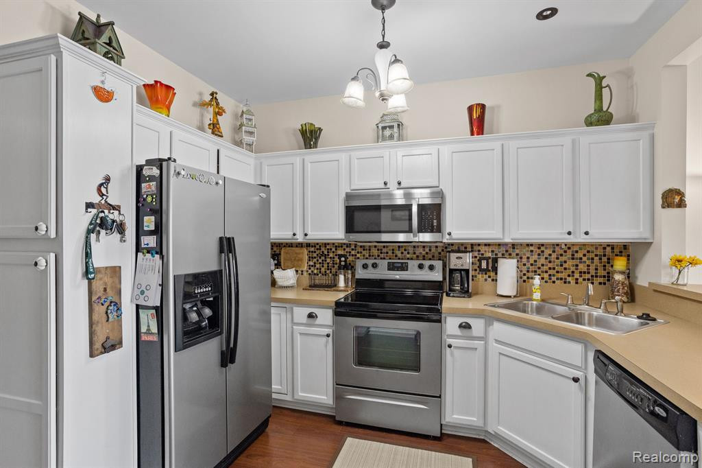 1602 PINECROFT Lane, Howell, MI 48855 — Photo 4