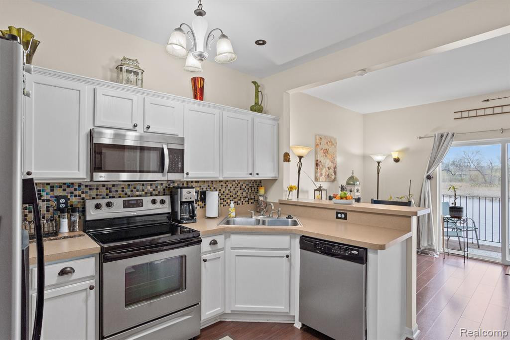 1602 PINECROFT Lane, Howell, MI 48855 — Photo 5