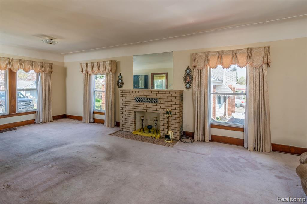 7443 GRANDMONT Avenue, Detroit, MI 48228 — Photo 2