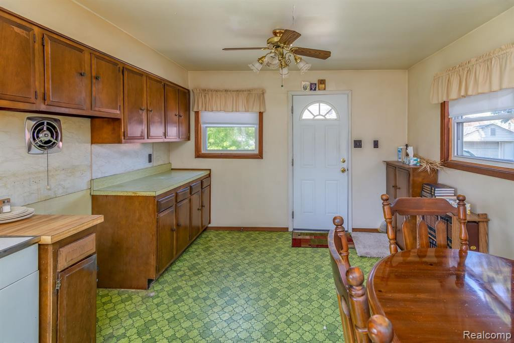 7443 GRANDMONT Avenue, Detroit, MI 48228 — Photo 10