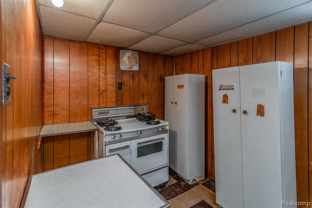 7443 GRANDMONT Avenue, Detroit, MI 48228 — Photo 29