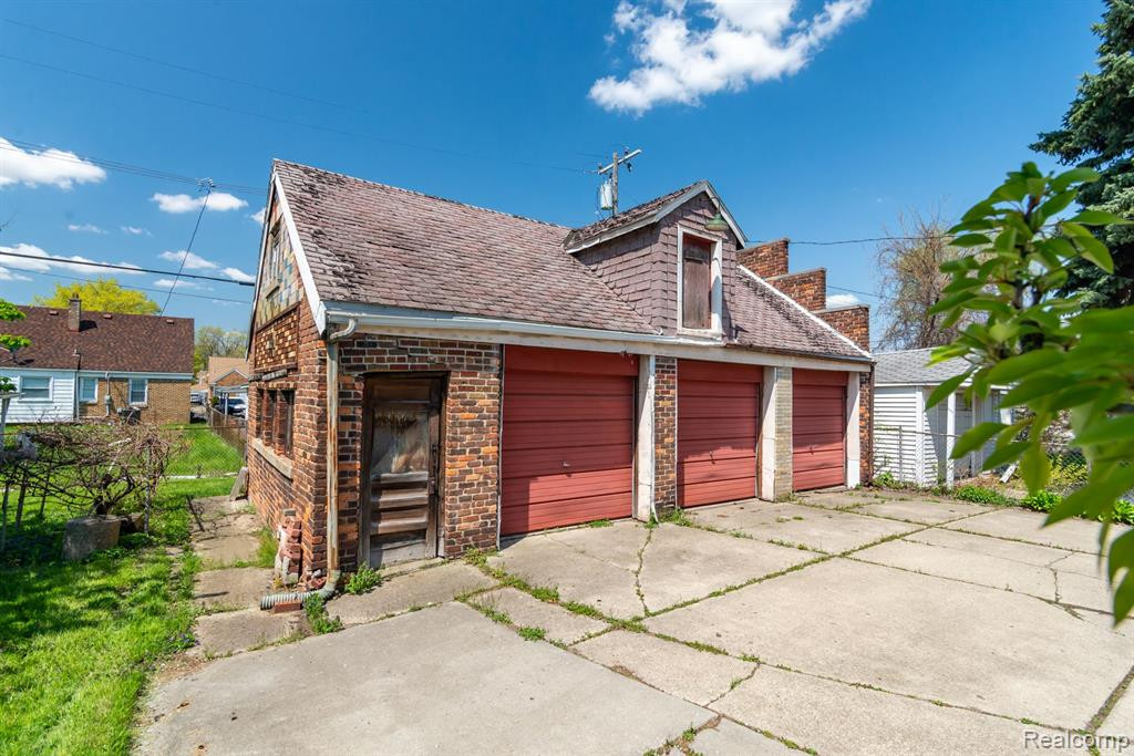 7443 GRANDMONT Avenue, Detroit, MI 48228 — Photo 36