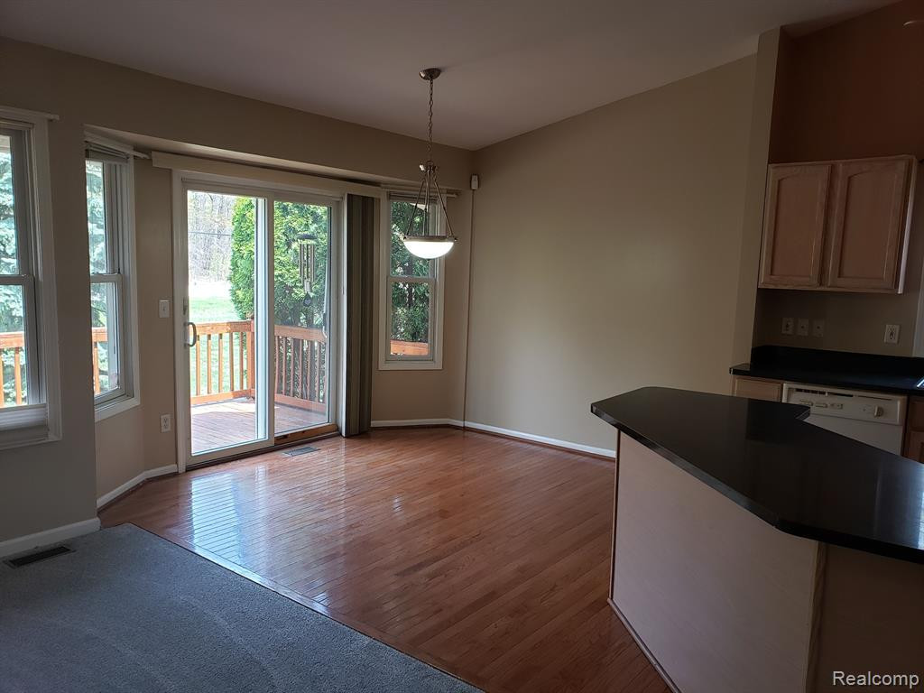 23712 W LAKE Circle N, Brownstown, MI 48183 — Photo 10