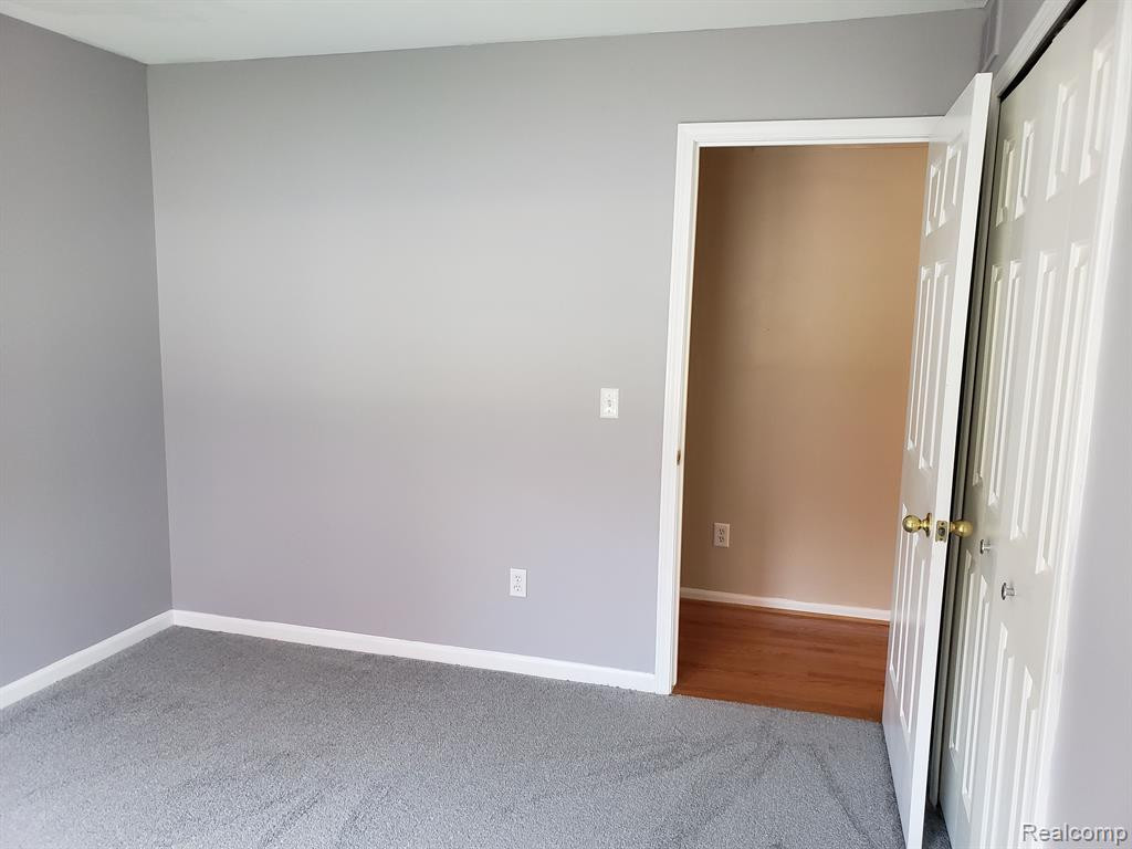 23712 W LAKE Circle N, Brownstown, MI 48183 — Photo 13