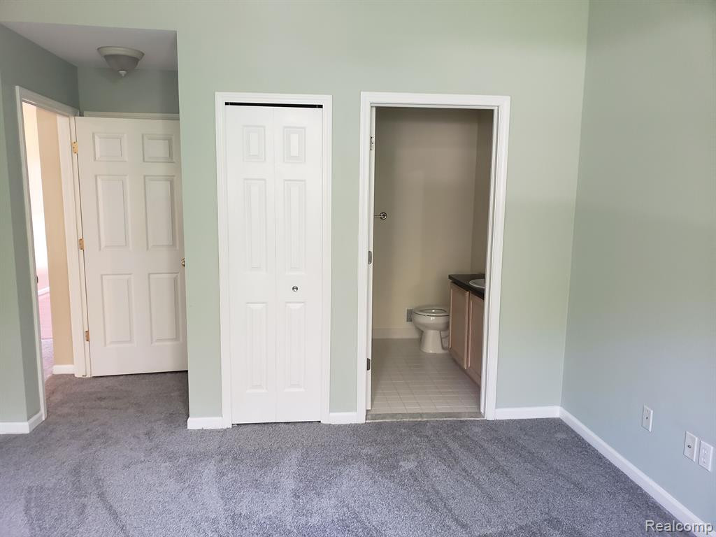23712 W LAKE Circle N, Brownstown, MI 48183 — Photo 18