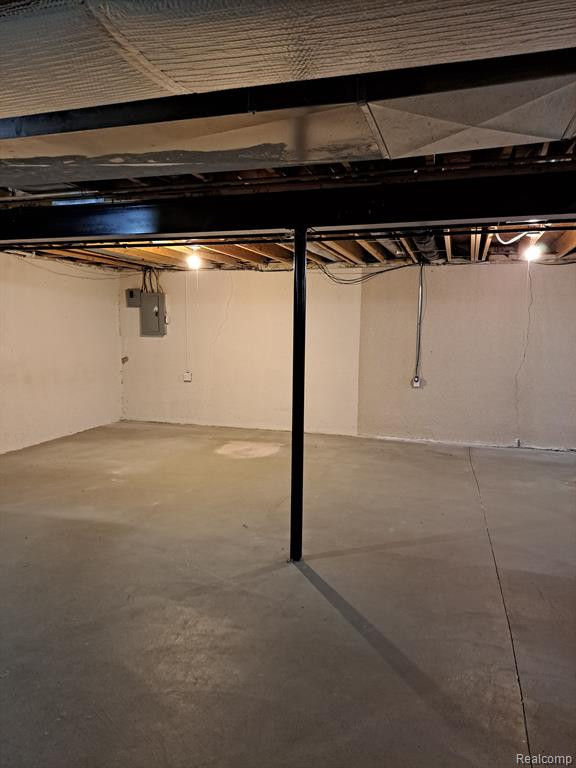 23712 W LAKE Circle N, Brownstown, MI 48183 — Photo 29