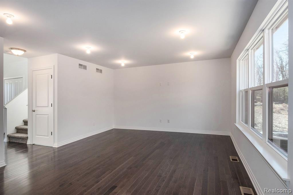 8361 JACK PINE Circle, Ypsilanti, MI 48197 — Photo 10