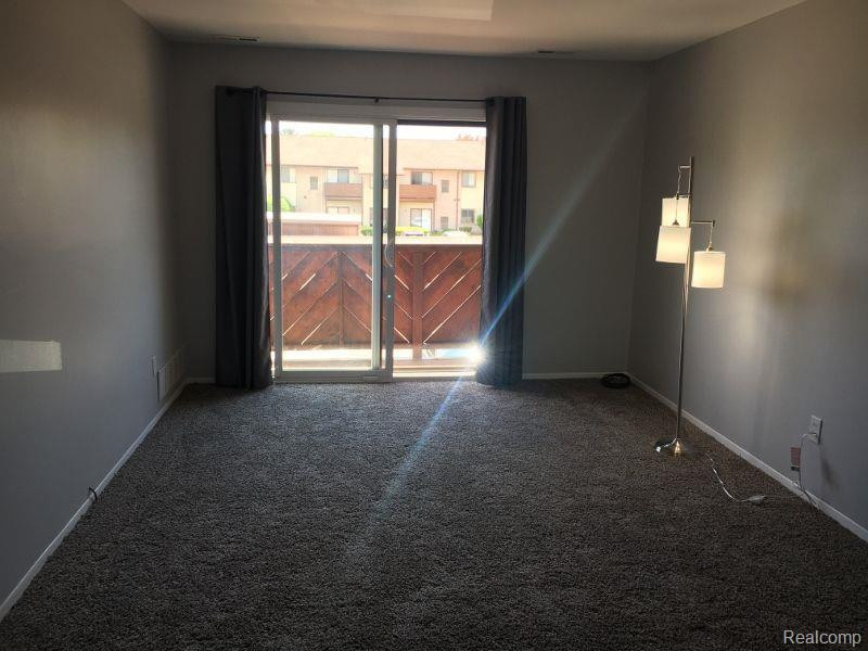 7633 MANOR Circle, 202, Westland, MI — Photo 9