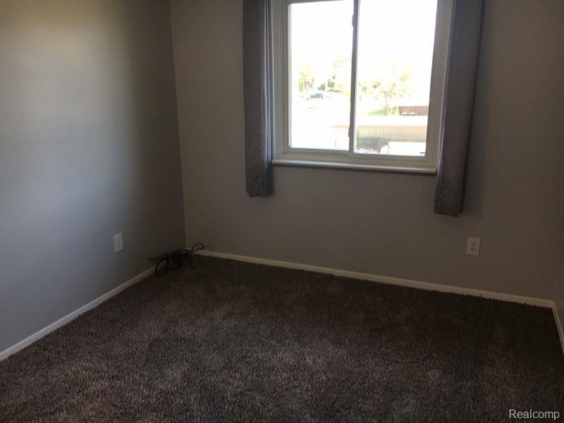 7633 MANOR Circle, 202, Westland, MI — Photo 15