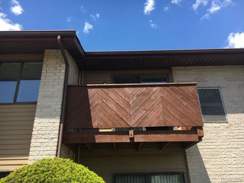 7633 MANOR Circle, 202, Westland, MI — Photo 20