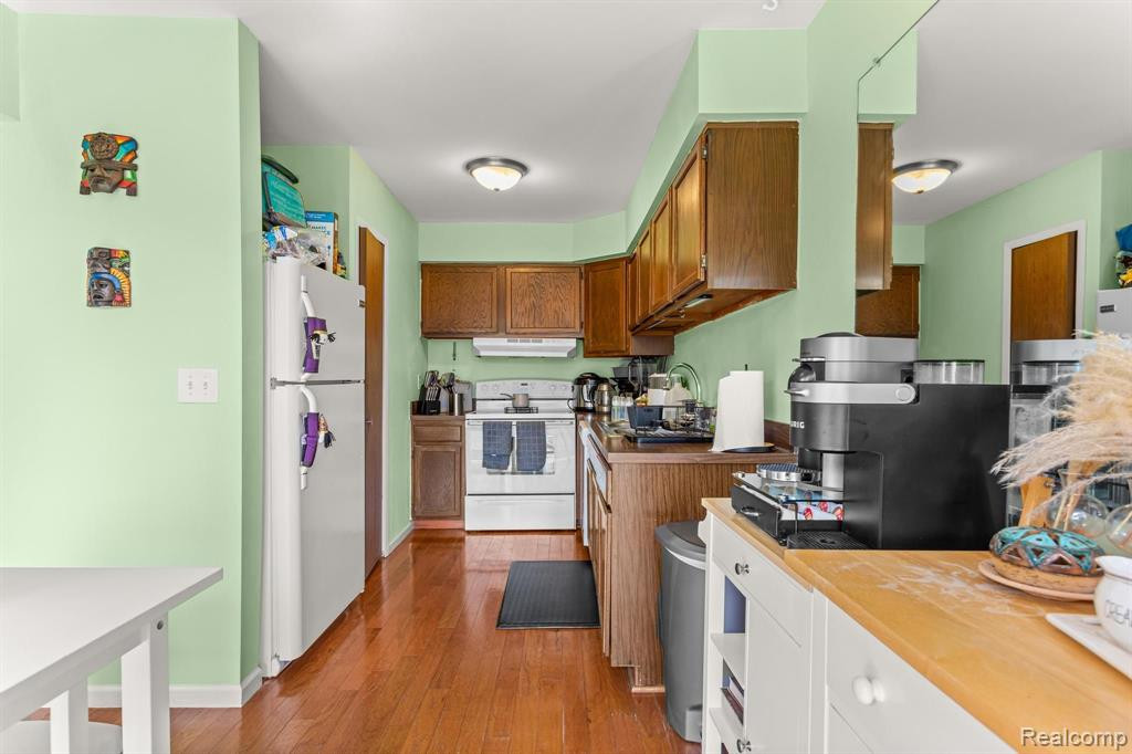 8304 LAKEVIEW Drive, Ypsilanti, MI 48198 — Photo 12