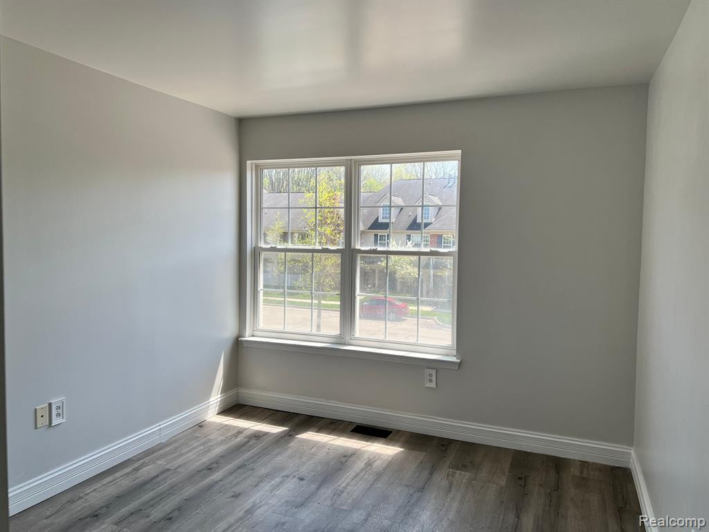 4213 ELIZABETH Avenue, Canton, MI 48188 — Photo 18