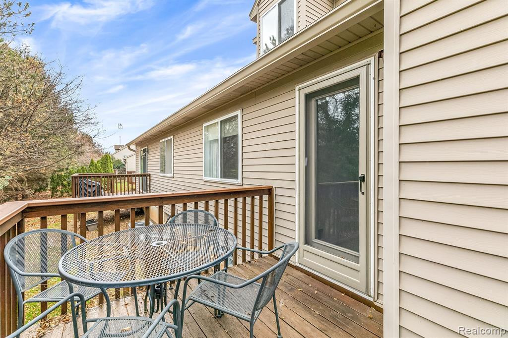 240 WOODFIELD SQUARE Lane, Brighton, MI 48116 — Photo 4