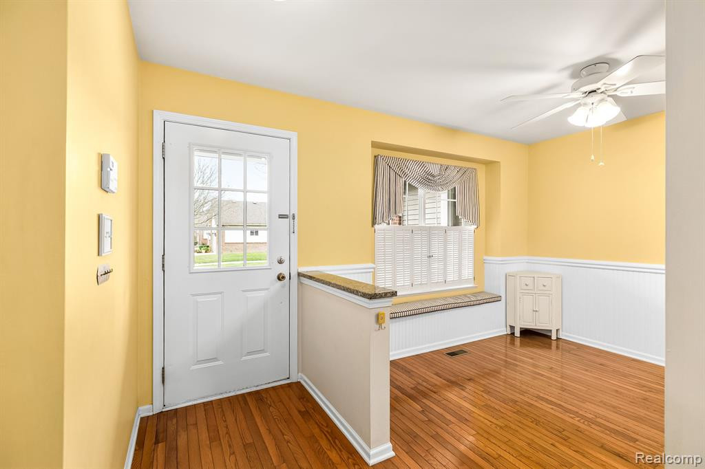 240 WOODFIELD SQUARE Lane, Brighton, MI 48116 — Photo 5