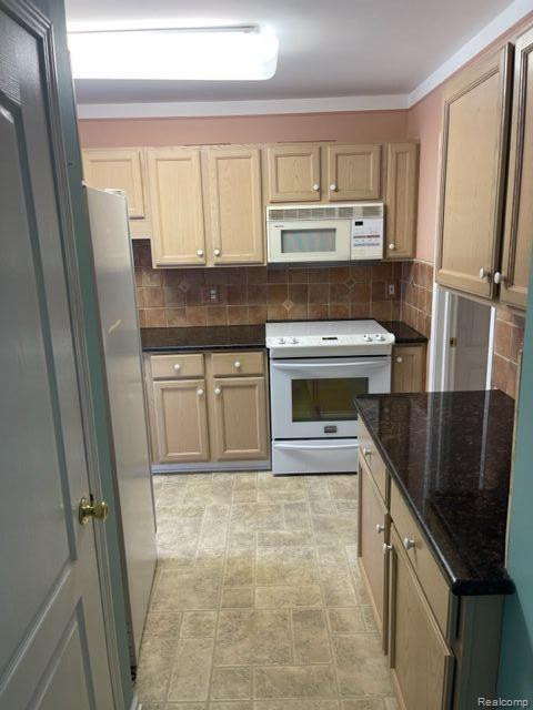 2744 MAPLE FOREST Drive, Wixom, MI 48393 — Photo 3