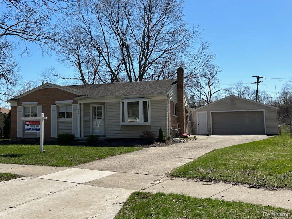 900 ALLEN Drive, Northville, MI 48167 — front exterior