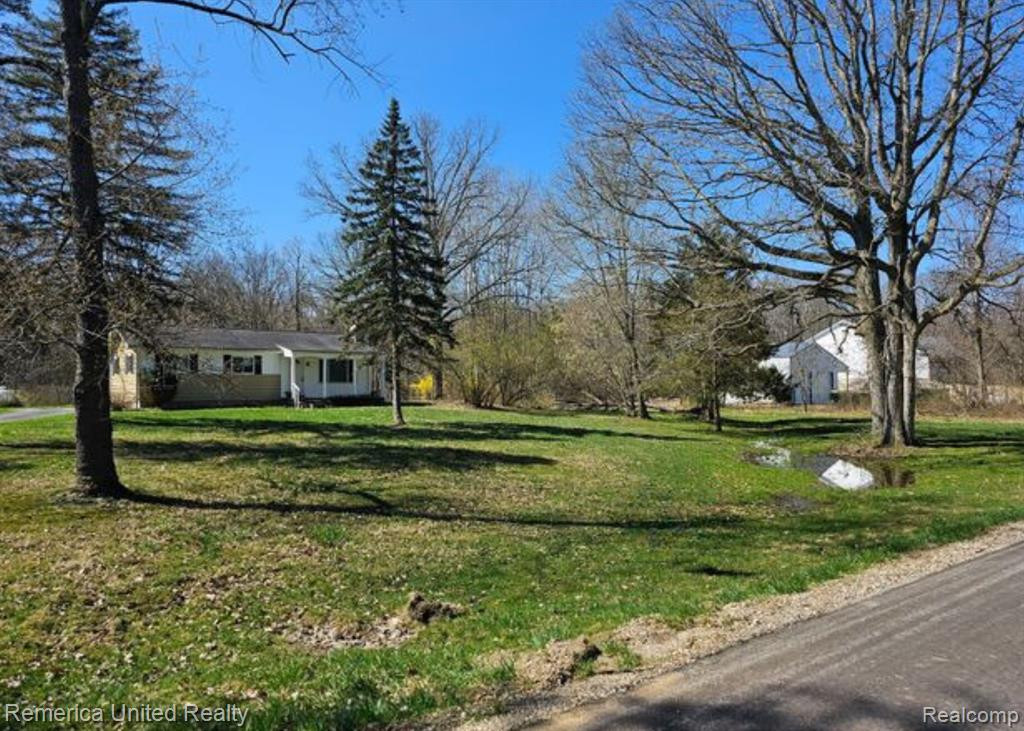 5220 IOSCO Road, Webberville, MI 48892 — Photo 3