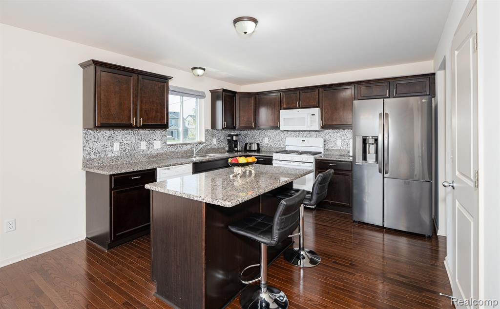 2543 KNOLLWOOD Drive, Canton, MI 48188 — Photo 7
