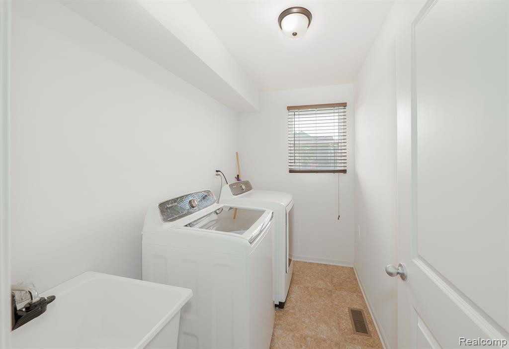 2543 KNOLLWOOD Drive, Canton, MI 48188 — Photo 11