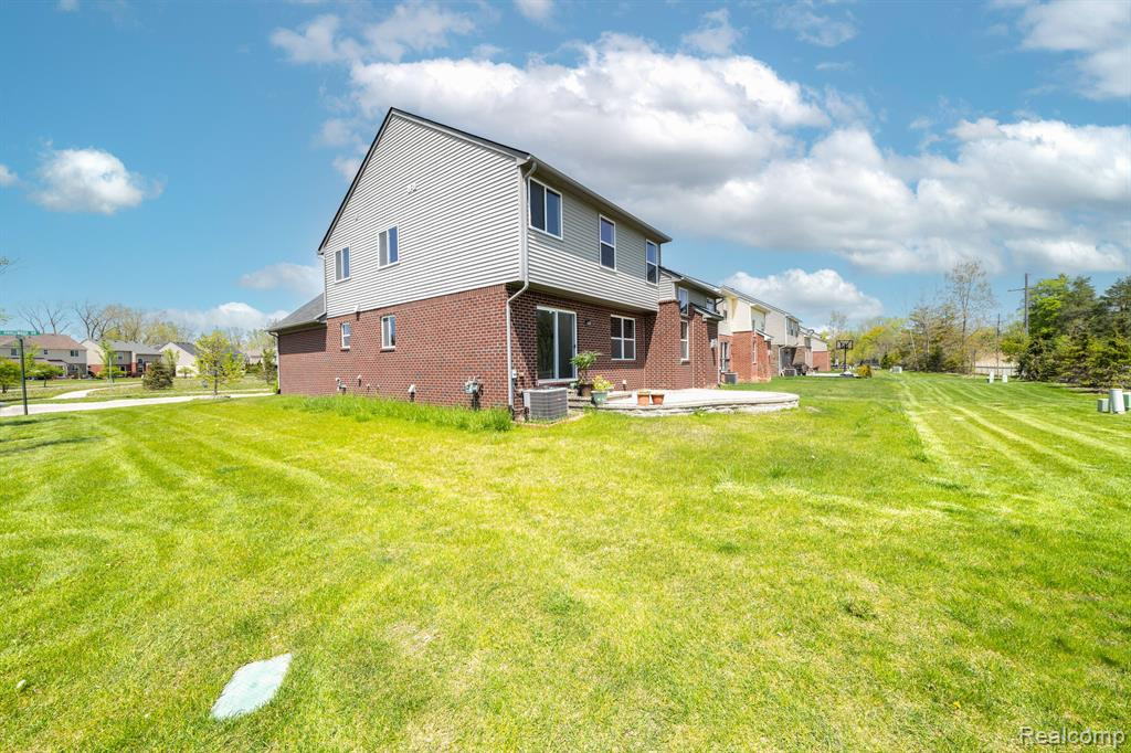 2543 KNOLLWOOD Drive, Canton, MI 48188 — Photo 26