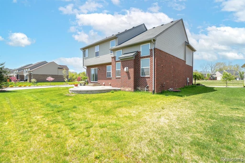 2543 KNOLLWOOD Drive, Canton, MI 48188 — Photo 27