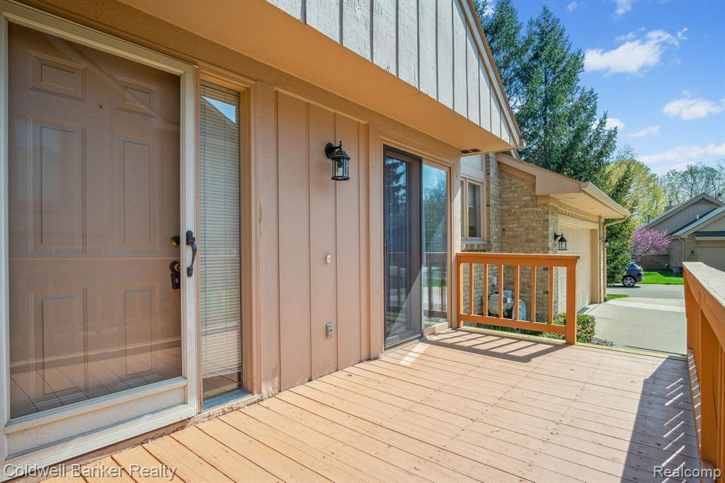 21935 RIVER RIDGE Trail, 85, Farmington Hills, MI 48335 — Photo 2