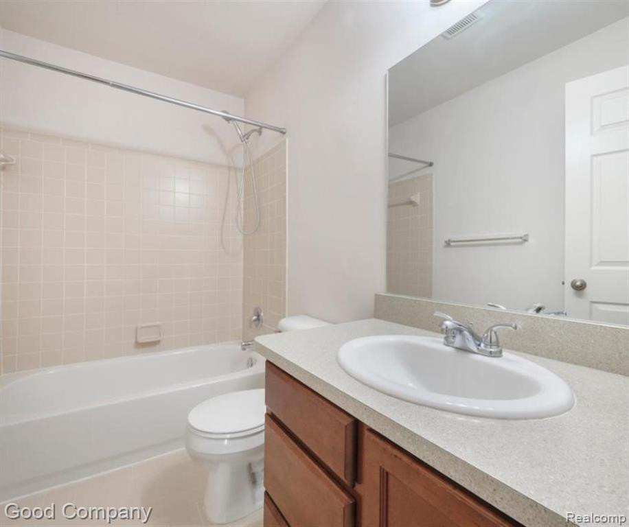 1004 RIVERSEDGE Drive, 40, Saline, MI 48176 — Photo 17