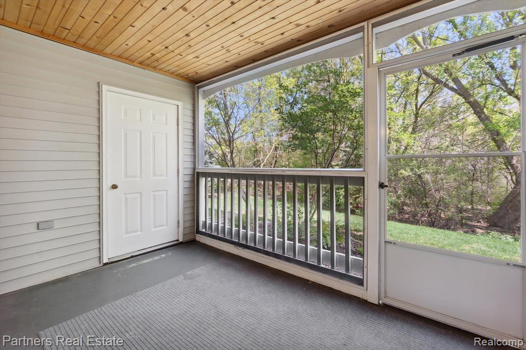 620 Curzon Court, 103, Howell, MI 48843 — Photo 4