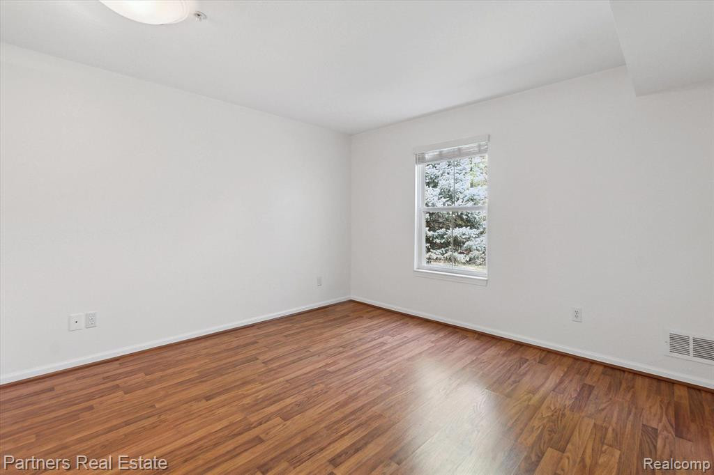 620 Curzon Court, 103, Howell, MI 48843 — Photo 22