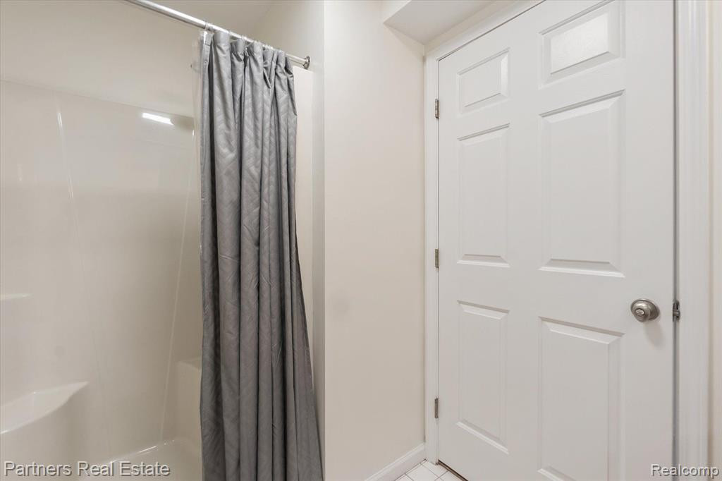 620 Curzon Court, 103, Howell, MI 48843 — Photo 27