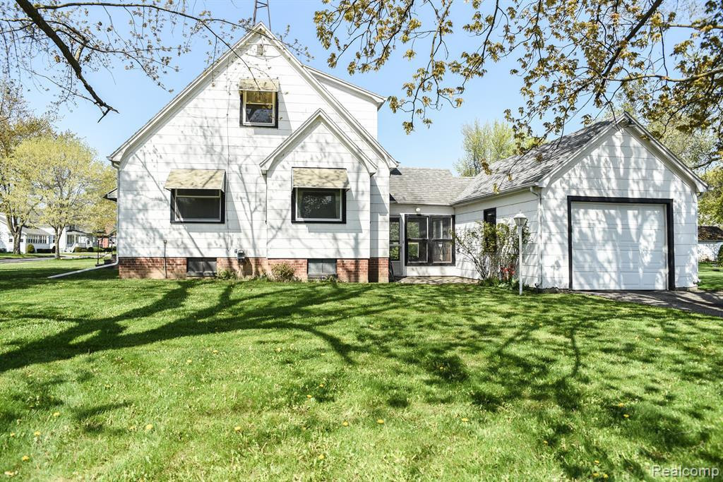 7404 Paul Street, Pigeon Vlg, MI — front exterior