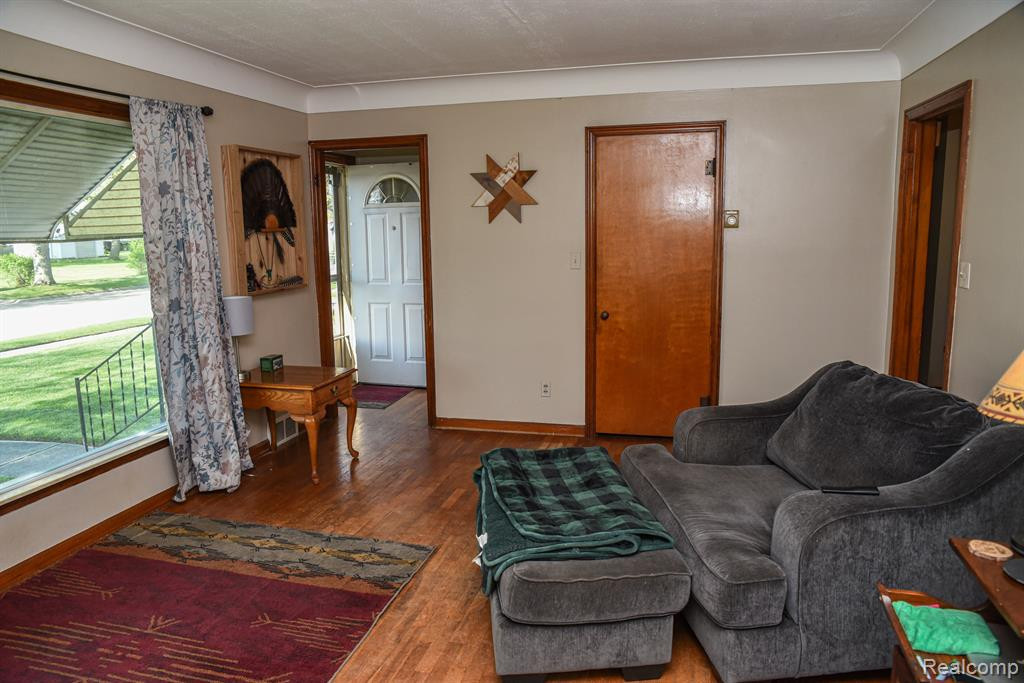 7404 Paul Street, Pigeon Vlg, MI — Photo 9