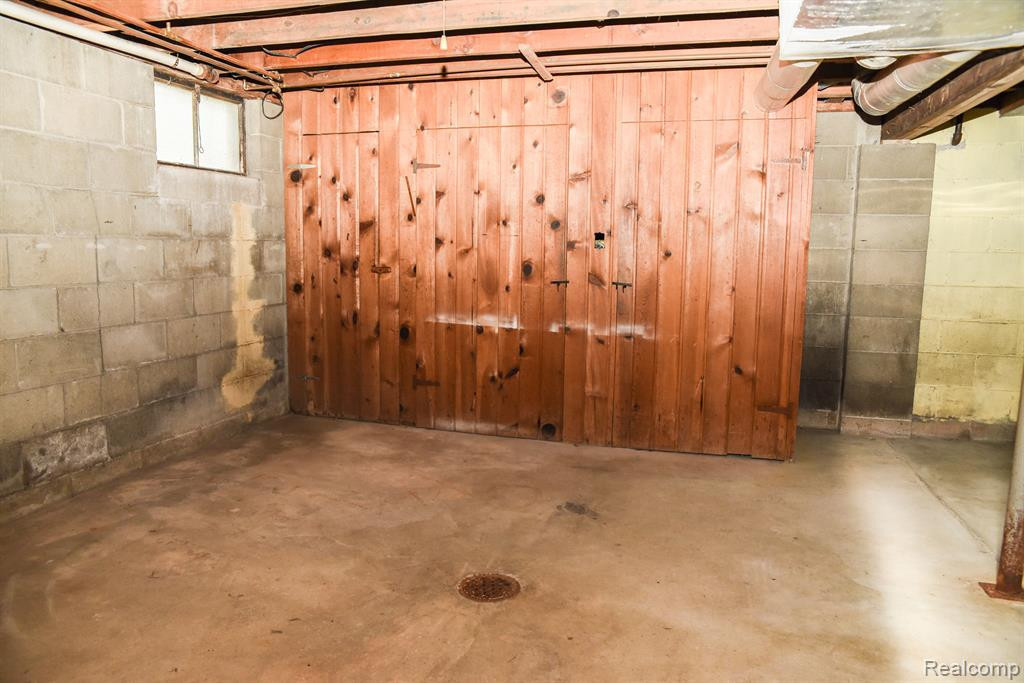 7404 Paul Street, Pigeon Vlg, MI — Photo 32