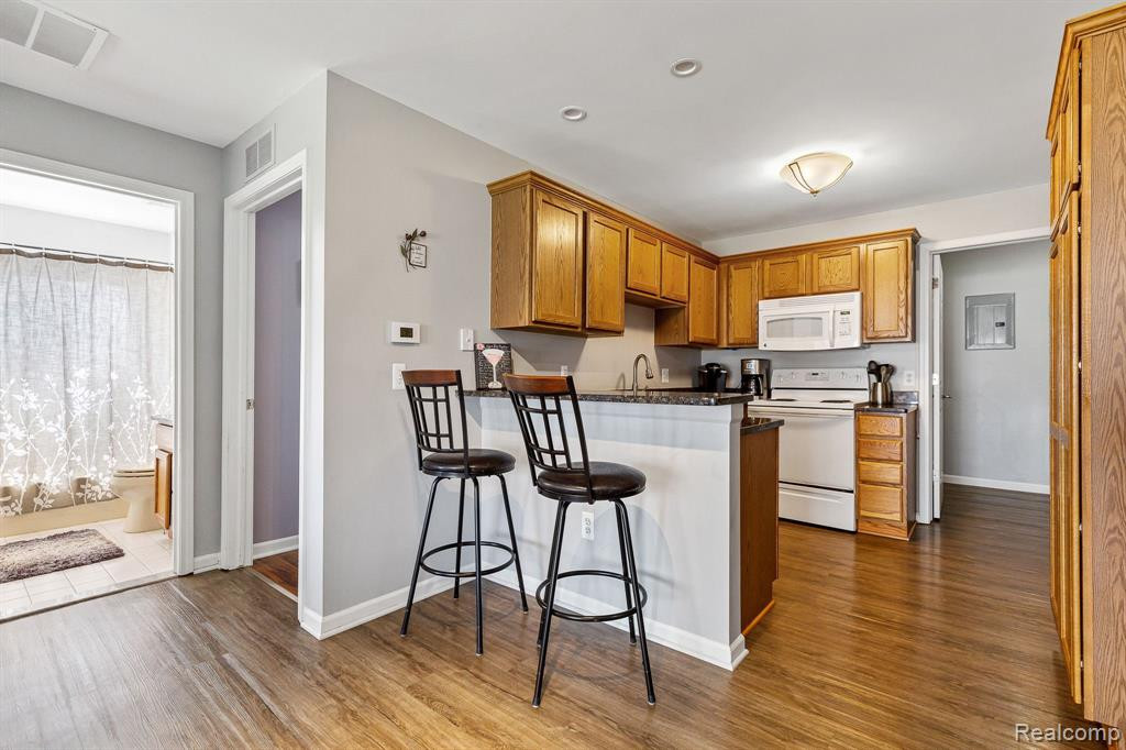 5842 ACORN Lane, Sterling Heights, MI 48314 — Photo 8
