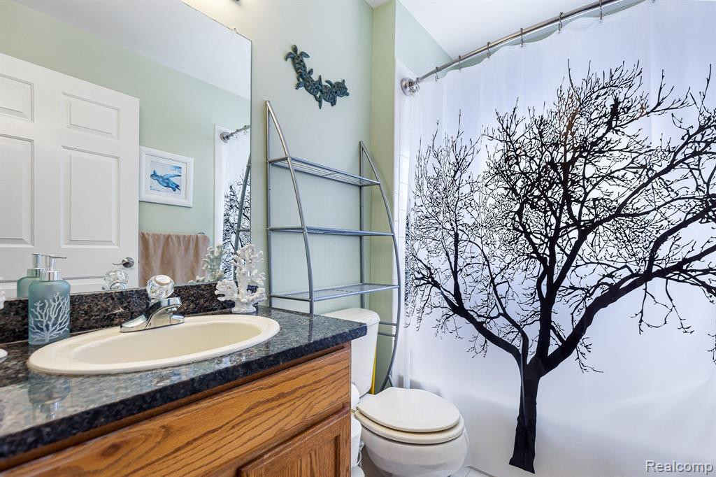 5842 ACORN Lane, Sterling Heights, MI 48314 — Photo 18