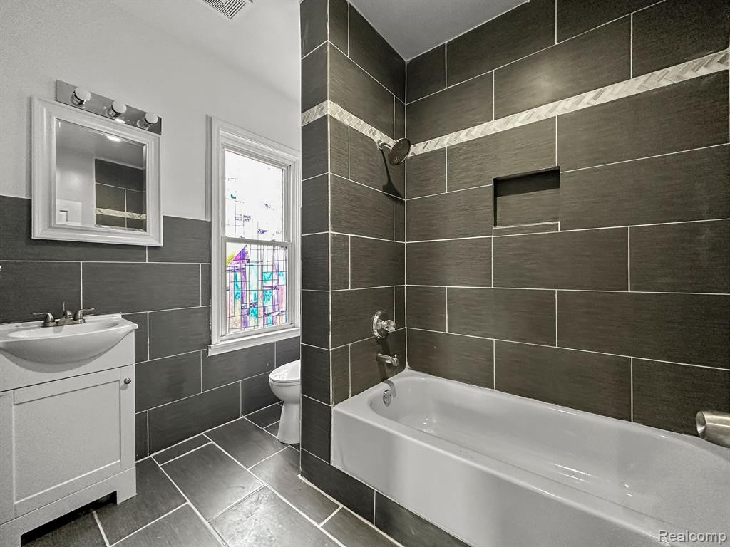 19433 22 Mile Road, Macomb, MI, 48044