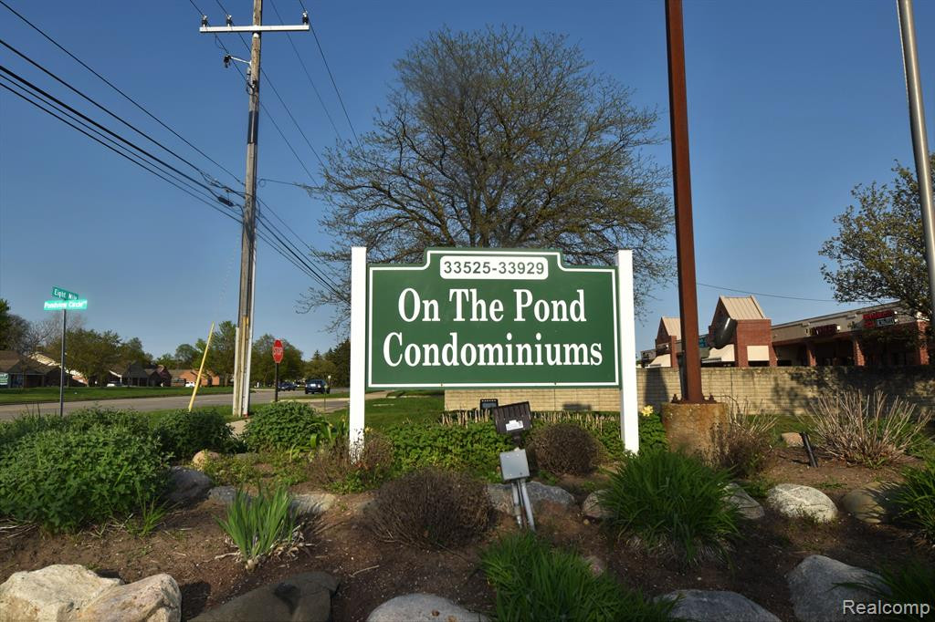 33841 PONDVIEW Circle, 28, Livonia, MI 48152 — Photo 3