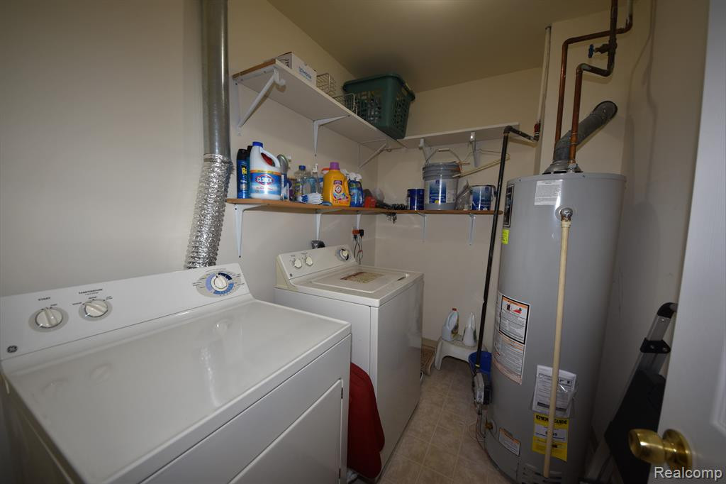 33841 PONDVIEW Circle, 28, Livonia, MI 48152 — Photo 11