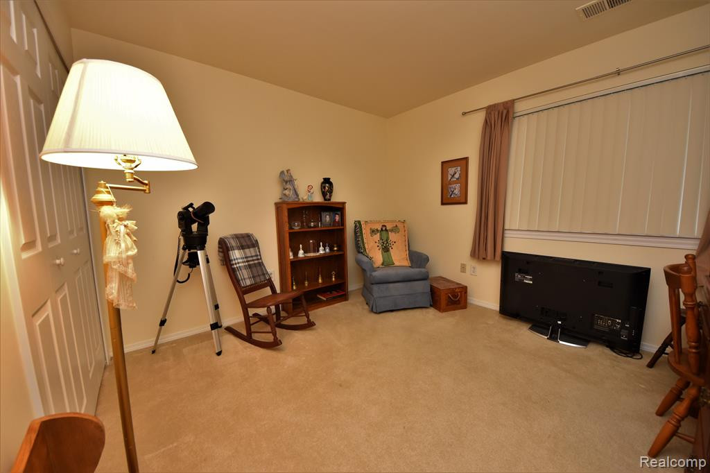 33841 PONDVIEW Circle, 28, Livonia, MI 48152 — Photo 13