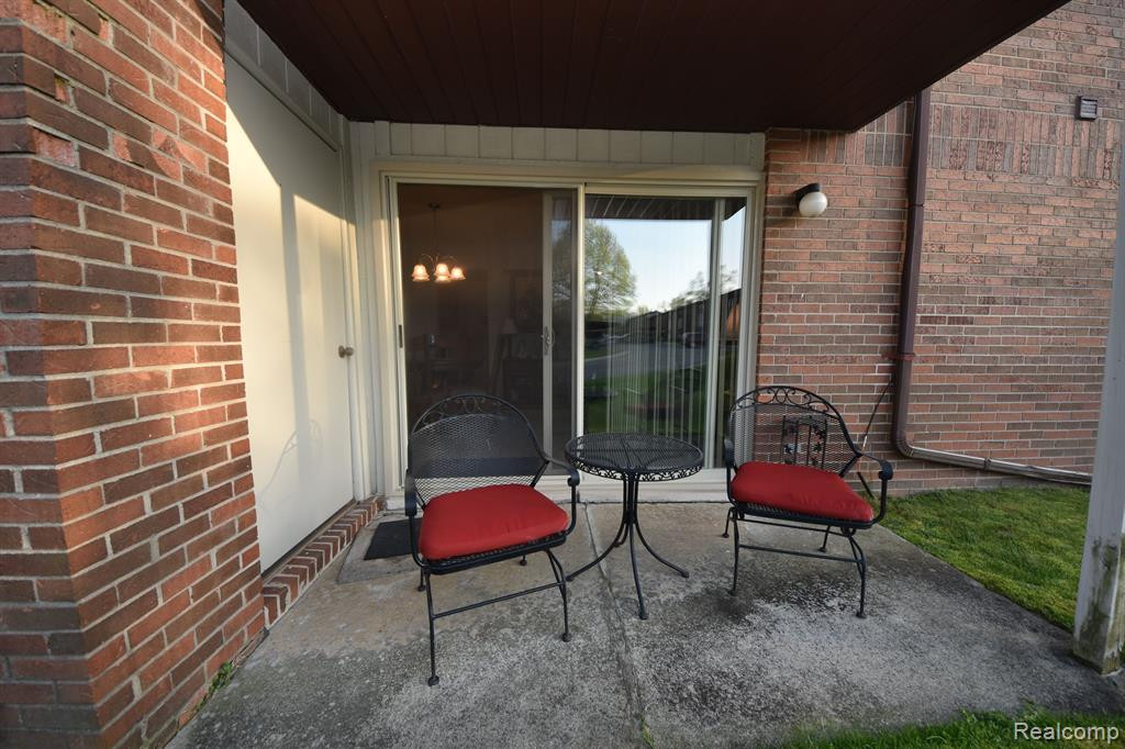 33841 PONDVIEW Circle, 28, Livonia, MI 48152 — Photo 14